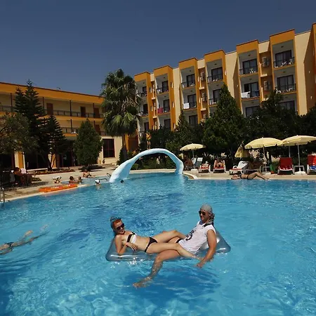 Club Mira Hotel 3*